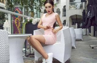 AISS爱丝(钻石版) – #最新写真：陈雅漫挑战袜子质感，真不愧是会玩的女孩。