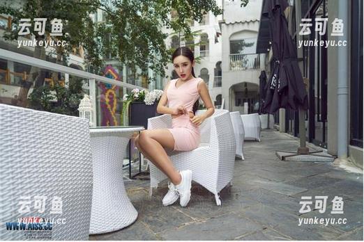 AISS爱丝(钻石版) - #最新写真：陈雅漫挑战袜子质感，真不愧是会玩的女孩。