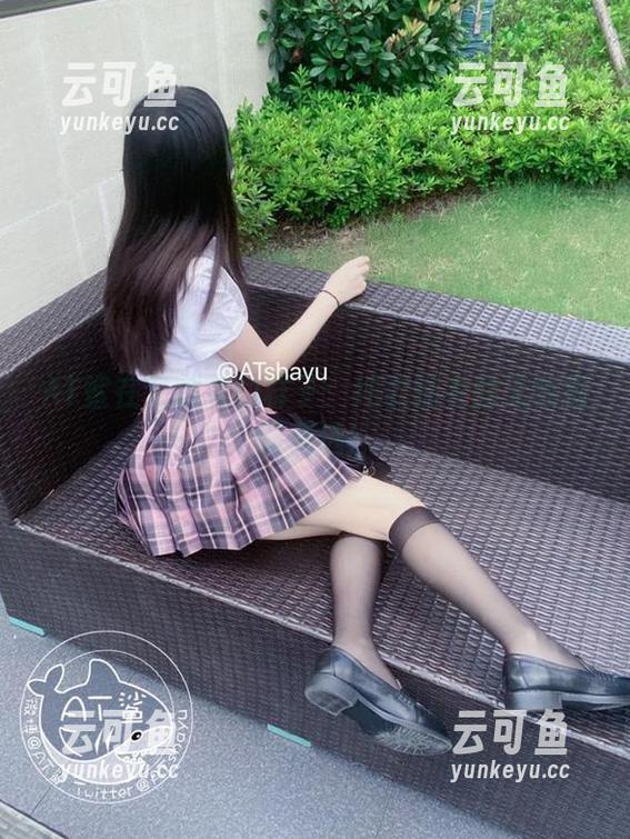 AT鲨在家睡觉的样子：纯欲睡衣的无敌搭配精选！