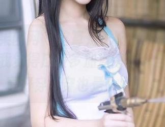 GIRLT果团网 – 这算是王婉悠的礼服作品集吗？我觉得应该多加点惊喜，当然设计真好穿不穿也是个问题。