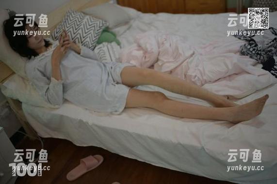 IESS异思趣向 - 脚趾万岁！芳芳的私拍资源值得一探究竟