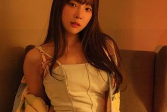 Kang Inkyung在线传授技巧,如何在图片中巧妙地模仿埃罗芒阿老师的神态!