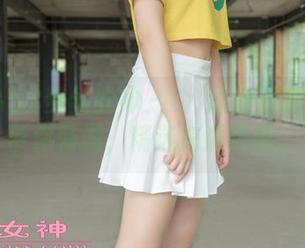 MSLASS梦丝女神 – 玥玥泳池派对：原图带你畅游，精选充满乐趣。