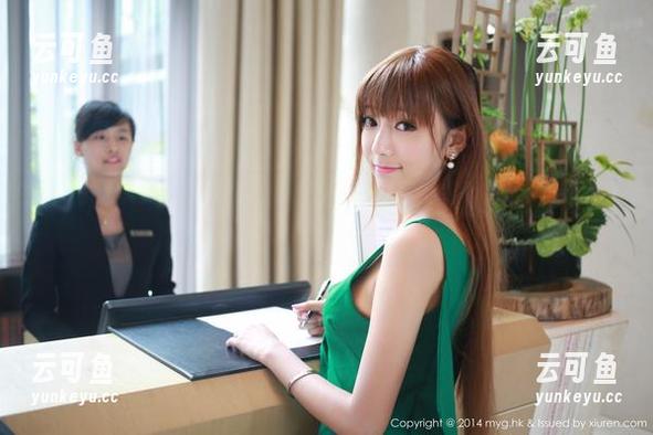 MyGirl美媛馆 - 图集分享：王馨瑶与奶牛的深情对话，这种情感你懂的……？