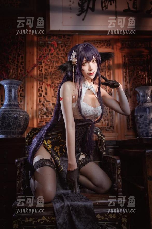 Sakiiii翎柒 Sakiiii翎柒的白毛衣原图,果然是种‘看这看那’的绝妙业务!