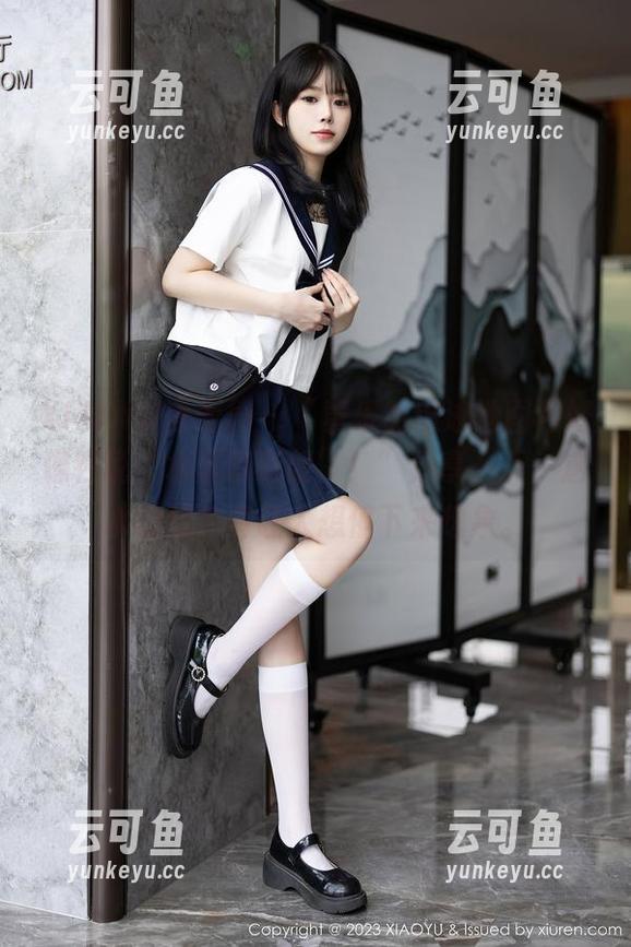 XIAOYU语画界-黄乐然 XIAOYU语画界 - “黄乐然这泳池图包好像在说‘水里有彩虹’!”分享一下,这水的颜色真让人想停下来想象。