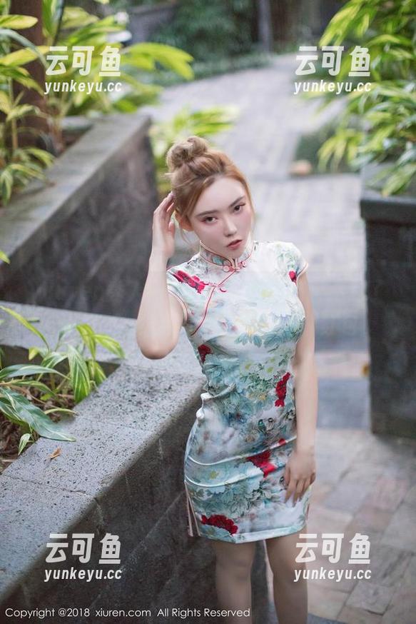 Xiuren秀人网 - Cherry樱桃酱：选了姐姐美图，结果我妈给我发了个红包！
