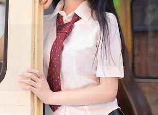 Xiuren秀人网 – FoxYini孟狐狸和她的豹纹超能力—单靠无圣光估计也没问题的套图！