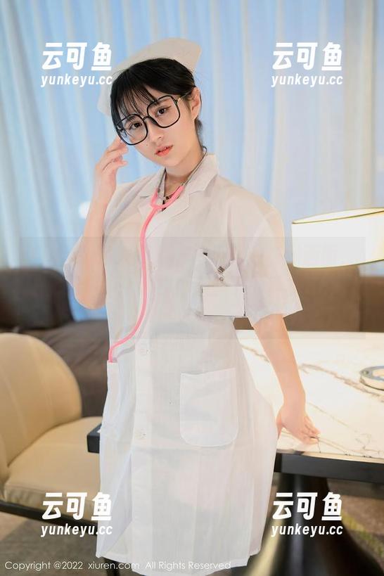 Xiuren秀人网 - 一幅惊艳的在线画面，“土肥圆Carol”体操服下的真实与虚幻！