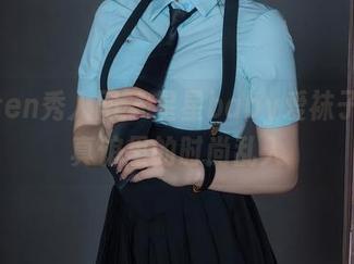 Xiuren秀人网 – 星星baby爱袜子：写真馆里的时尚乱入