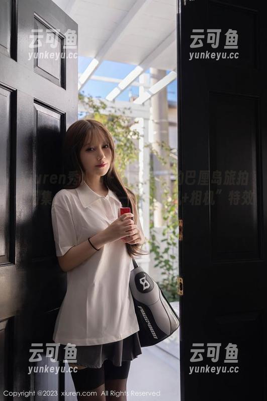 Xiuren秀人网 - 是小逗逗的巴厘岛旅拍作品集，更新后有一种“海风+相机”特效！