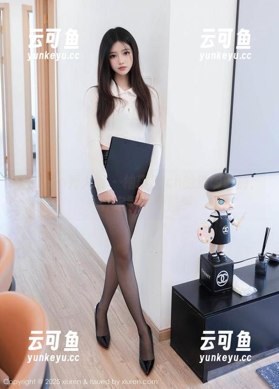 Xiuren秀人网 - 柚琪Rich的透明时刻：一件定制的轻盈梦