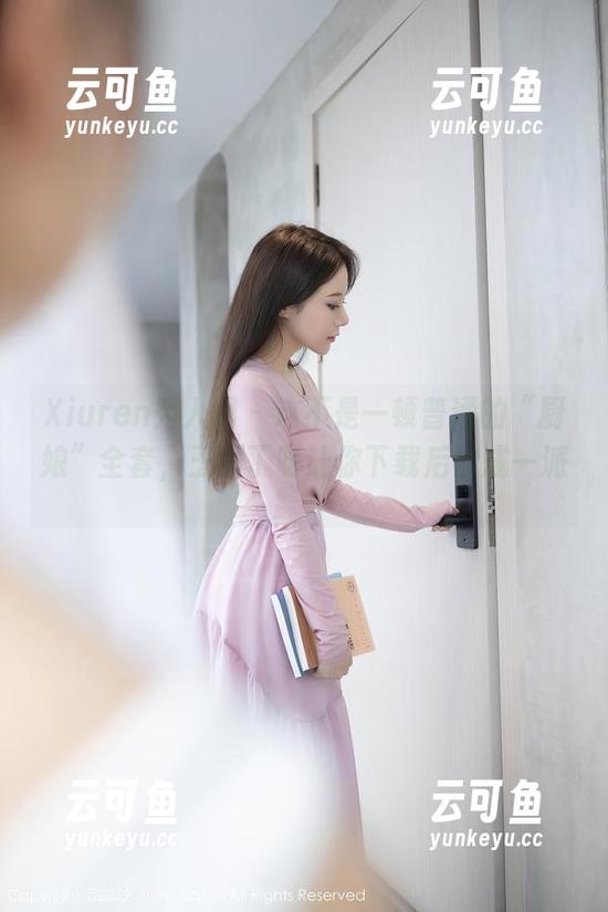 Xiuren秀人网 - 这不是一顿普通的“厨娘”全套，王俪丁呀让你下载后自成一派。
