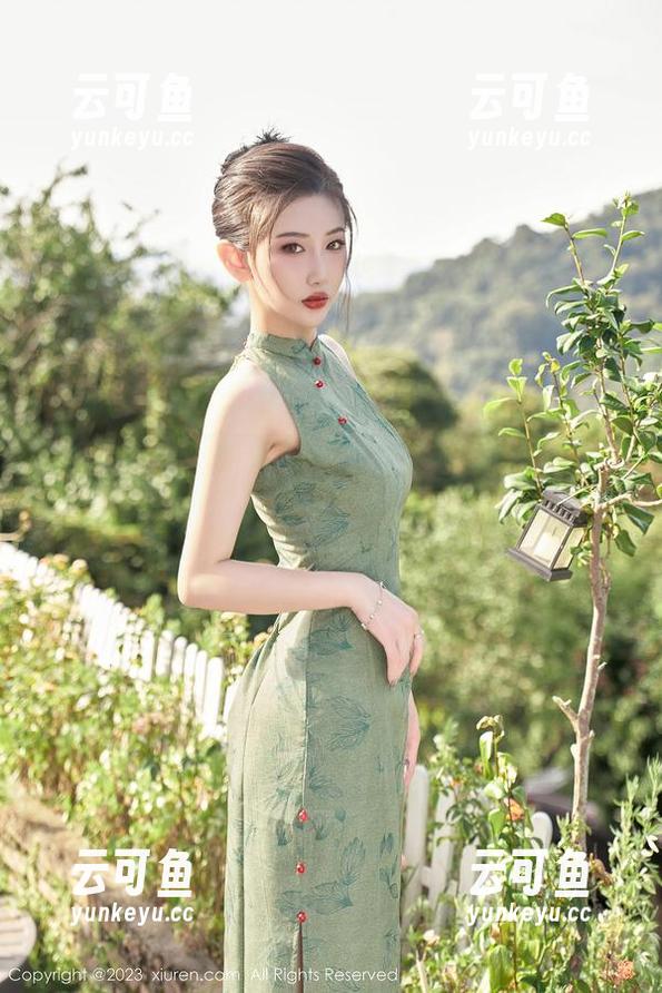 Xiuren秀人网 - 一眼看上去，白小喵与她的少女美图令人咋舌