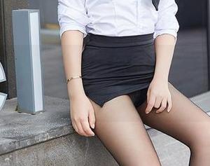 YouMi尤蜜荟 – 一张原图就足够了，只要纯白，合法萝莉的壁纸太值得！
