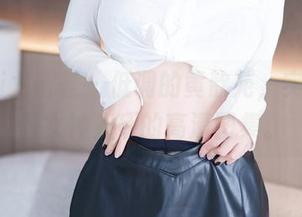 YouMi尤蜜荟 – 低调的黄歆苑，实际上藏着女神光环的高清图集。