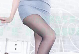 beautyleg – Lola的黑色写真：打破了我对“黑”这个色的刻板印象。