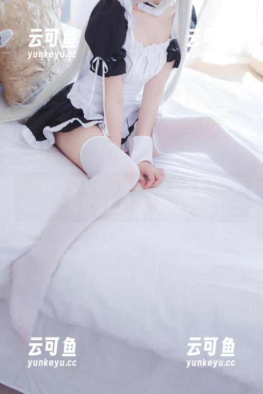 coser衣衣的校服诱惑：不止是福利，还有这些意想不到的图集