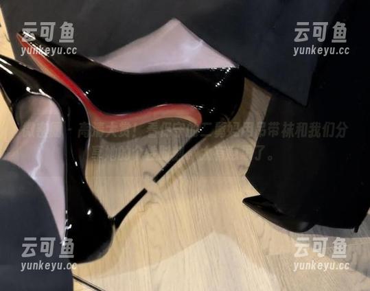 微密圈 - 高清大赏！看保守的二舅妈用吊带袜和我们分享她的个性时刻，太有意思了。
