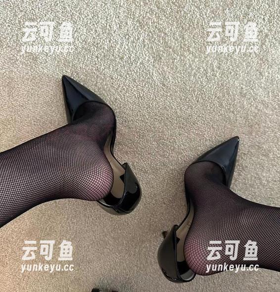微密圈 - 想象不到保守的二舅妈的双人照片，这画面太精彩了！