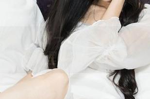 克拉女神 – 最新一波！盈盈身着护士服，图片里的化身太逗了