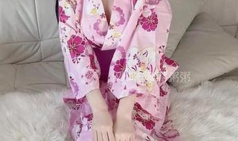微密圈 – 十万口草莓粥粥来了，2024年舰长福利全套写真究竟藏着什么？