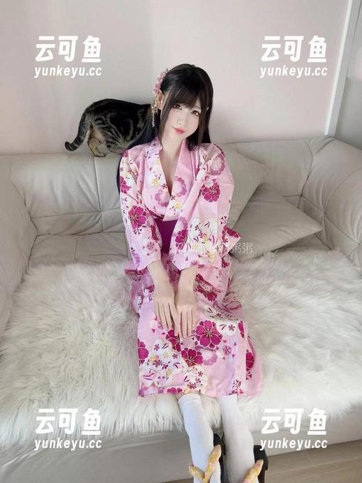 微密圈 - 十万口草莓粥粥来了，2024年舰长福利全套写真究竟藏着什么？