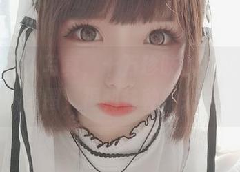 哪怕是双人写真，十万珍吱伏特就喜欢画个小圈圈，福利各种快来尝尝！