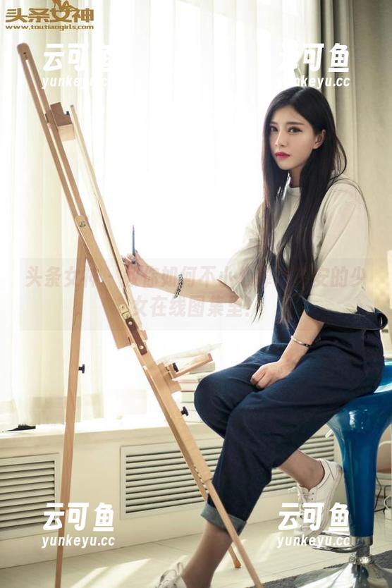 头条女神 - 教你如何不小心掉进乔安的少女在线图集里！