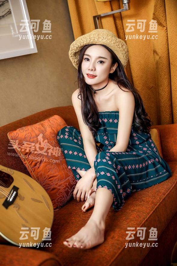头条女神 - 护士刘瑾希：原图太美，资源要不要给我一张？