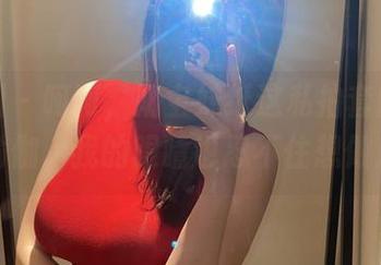微密圈 – 呵呵，奶宝妹纸这私拍套图，美少妇瑜伽，我的眼睛也忍不住想做点运动