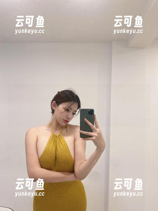 微密圈 - 上线的原图，奶宝妹纸在厨房里的晃动，像极了我的梦中情人，当然是——做菜的！！！