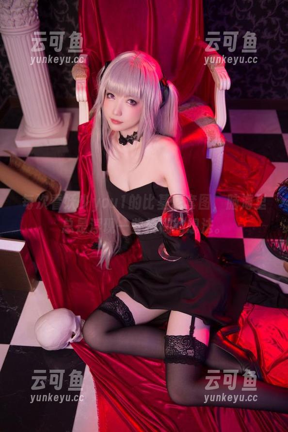 每次看妖少you1的比基尼套图，脑海里总是浮现一些模糊的想法。