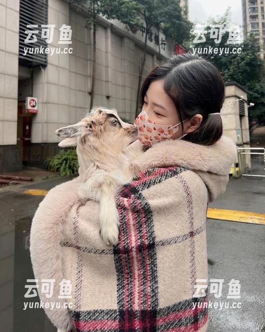 微密圈 - 翻翻照片，妮是老虎的学妹风格千变万化