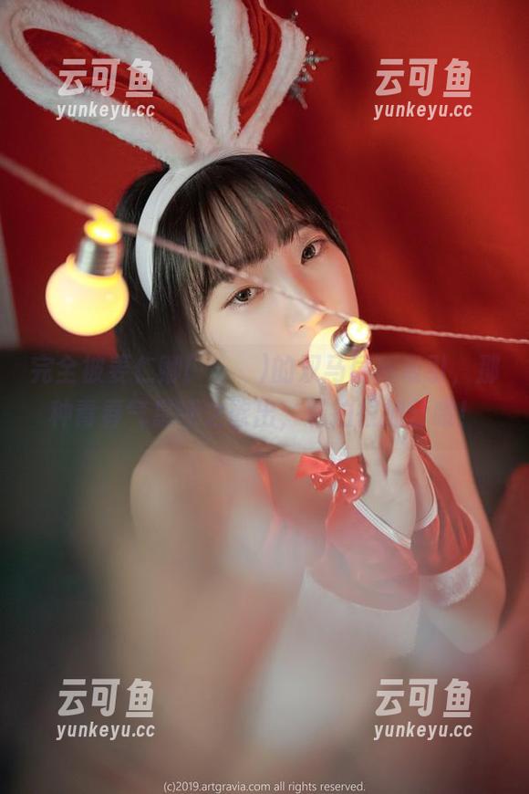 完全被姜仁卿(강인경)的双马尾所吸引，那种青春气息呼之欲出，私拍很加分哦！
