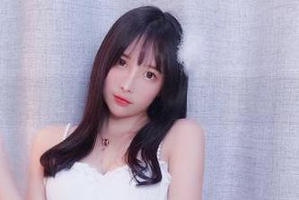 白开水毛衣定制版：小小奶瓶儿在图库里的温柔碰撞