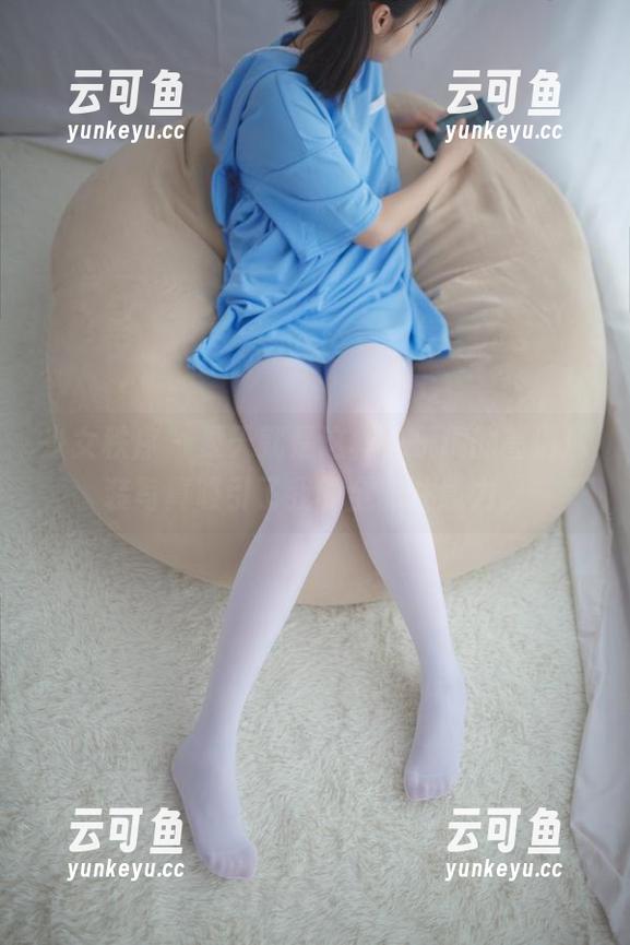 少女秩序 - 夏天就是这样，乐栀的高清泳装写真吸引了我的全部注意力。