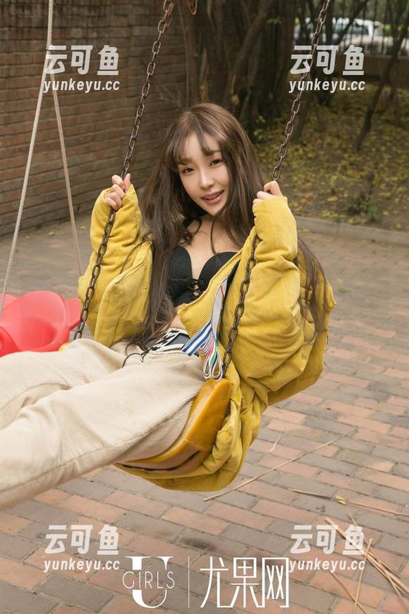 尤果网 - 曼曼的白丝，免费送你点美图原图哦