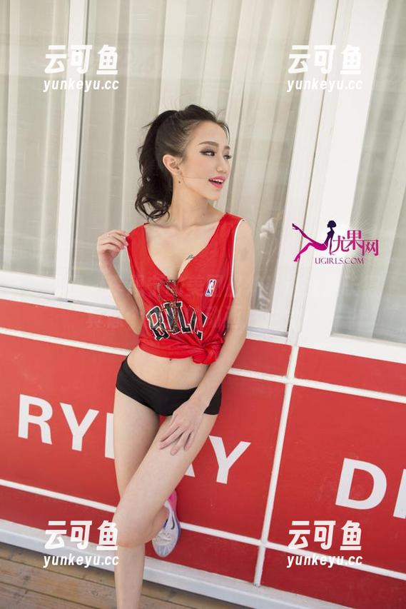 尤果网 - 李思宁的美图出炉！这女孩长得真像个走失的动画片主角！