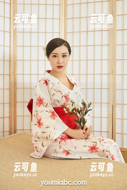 尤蜜荟 - 在田冰冰的私房写真里，美足成了新晋主角，脚后跟也有春天。