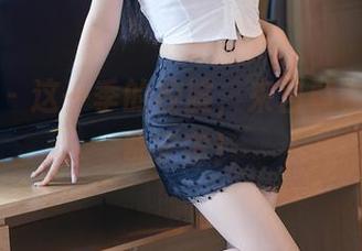 尤蜜荟 – 这一季的校服，来自黄歆苑的神奇宇宙！