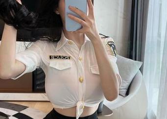 微密圈 – 左公子666写真：爱你没理由，只为那份似火的热情与冷静的眼神交锋。