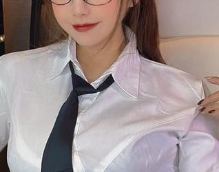 微密圈 – 张思允的美足，高清美图赏心悦目，但别太过火哦，哈哈！