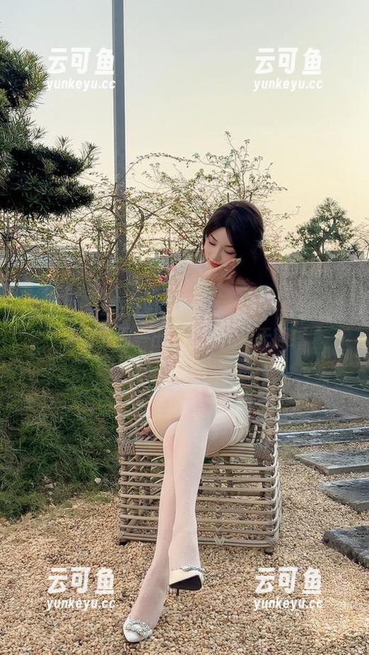 微密圈 - 乌云压顶？不存在的！徐莉芝的夏日美图一出，颓废遥遥无期！
