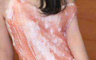 推女神 – 挂着婕西儿jessie标签的最新美图：古兜温泉，救命啊，水太温暖了，我拍得太开心了！