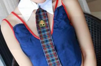 推女神 – 看施忆佳的水手服，最新美图感觉脑海里浮现各种海洋奇遇！