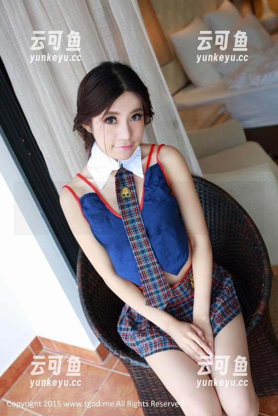 推女神 - 看施忆佳的水手服，最新美图感觉脑海里浮现各种海洋奇遇！