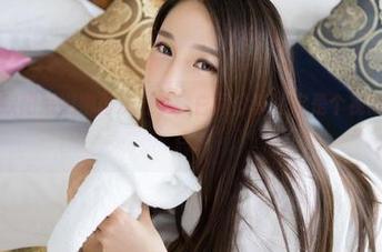 推女神 – 欧阳妮娜娜再次出手，白裙分享注定是个视而不见的盲点？