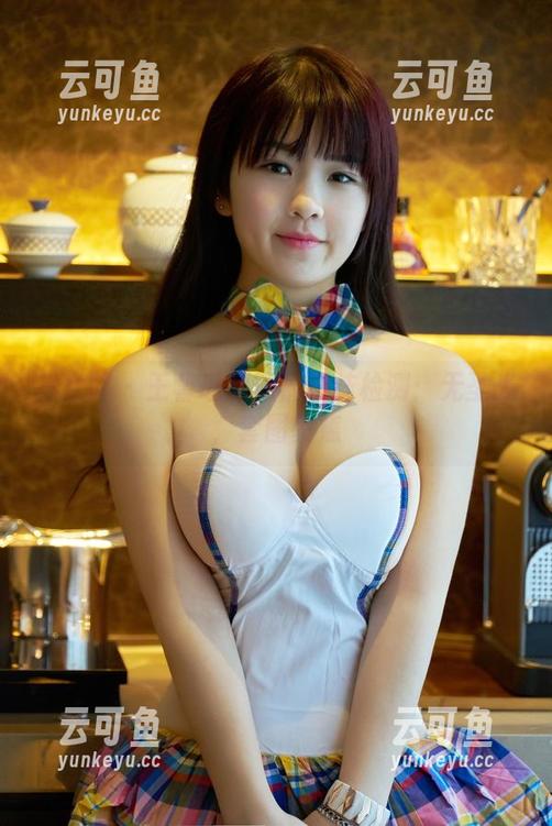 推女郎 - 王馨瑶的短裤趣味检测：无圣光，套图聚焦