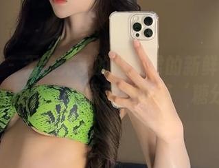 微密圈 – 无欲无求的推土君的新鲜出品！甜妹图集，下载就能收获‘糖分’